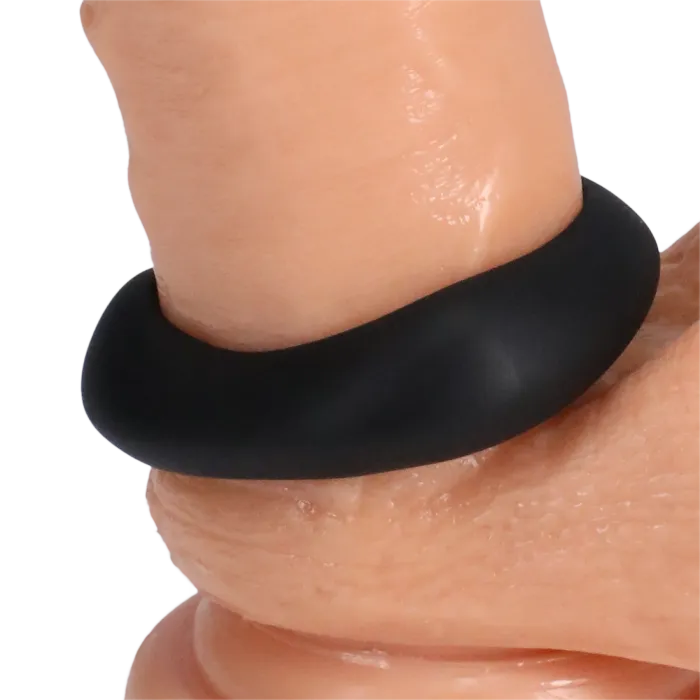 The Classics Rock Solid Master cockring zwart siliconen