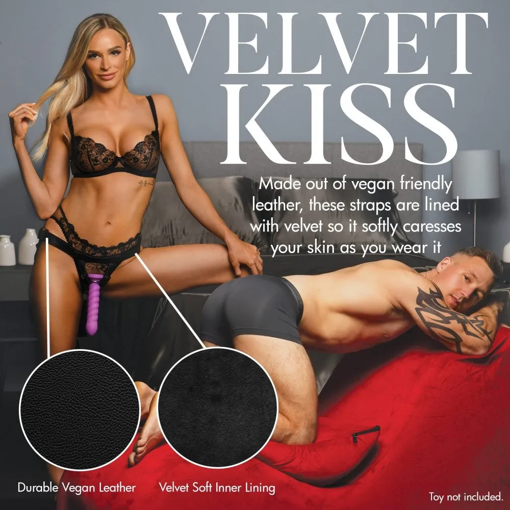 Bedroom Bliss Velvet Kiss Strap-On Harnas zwart 3 ringen