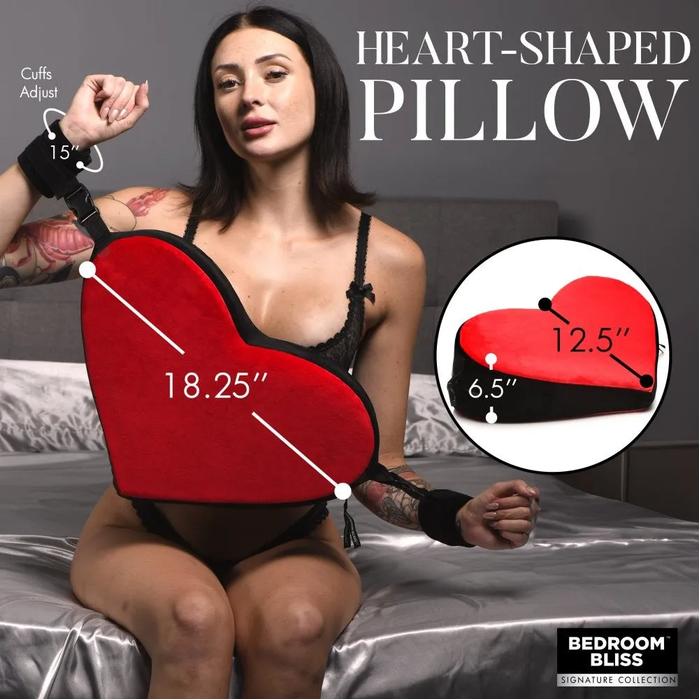 Bedroom Bliss Bondage Love Pillow hartkussen rood foam