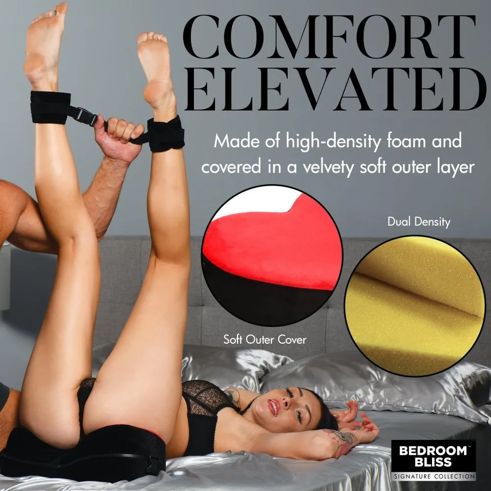 Bedroom Bliss Bondage Love Pillow hartkussen rood foam
